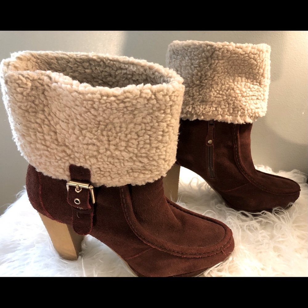 Size 10  women’s rust colored Rockport booties